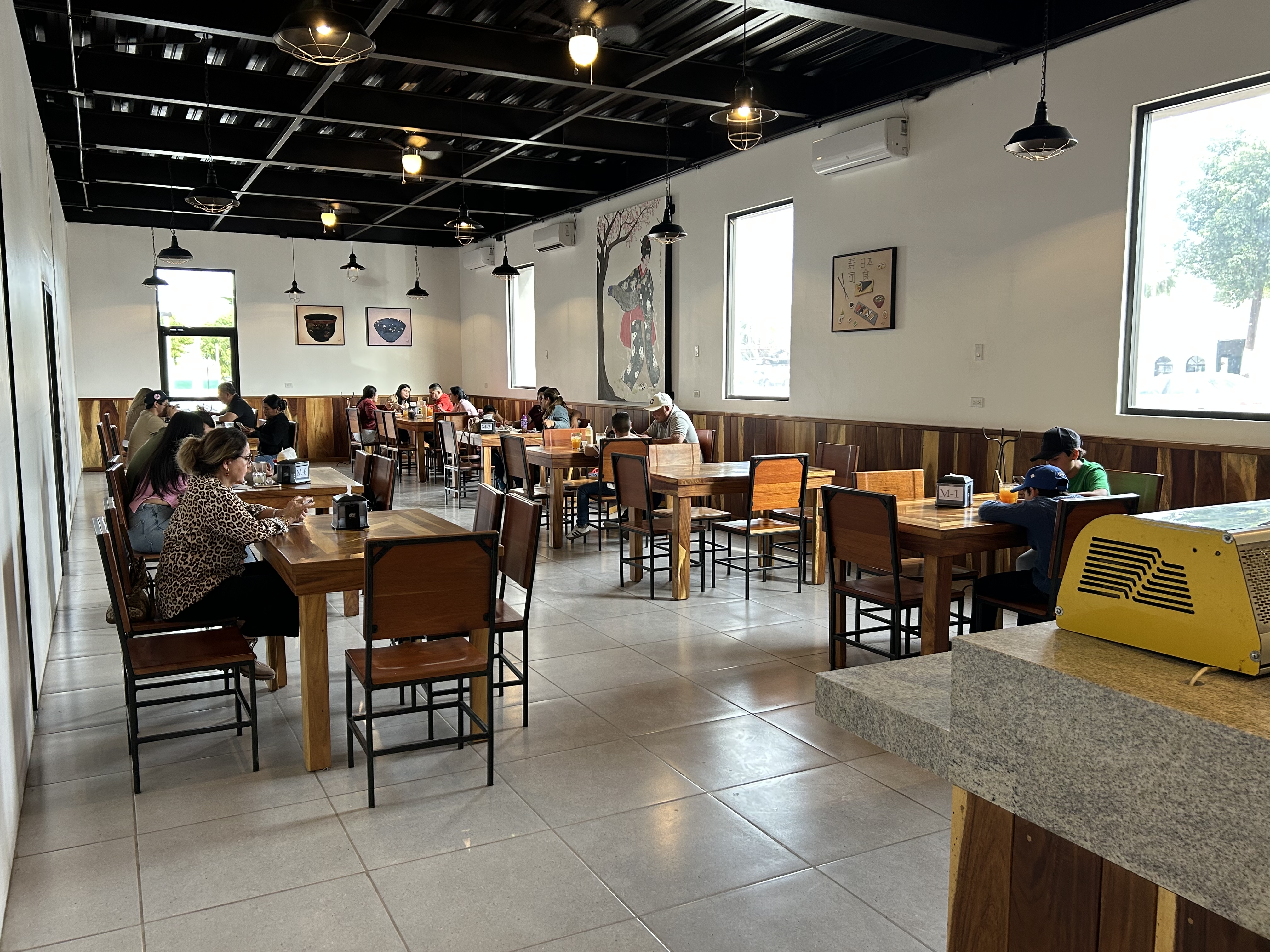 Himitsu Sushi image 2