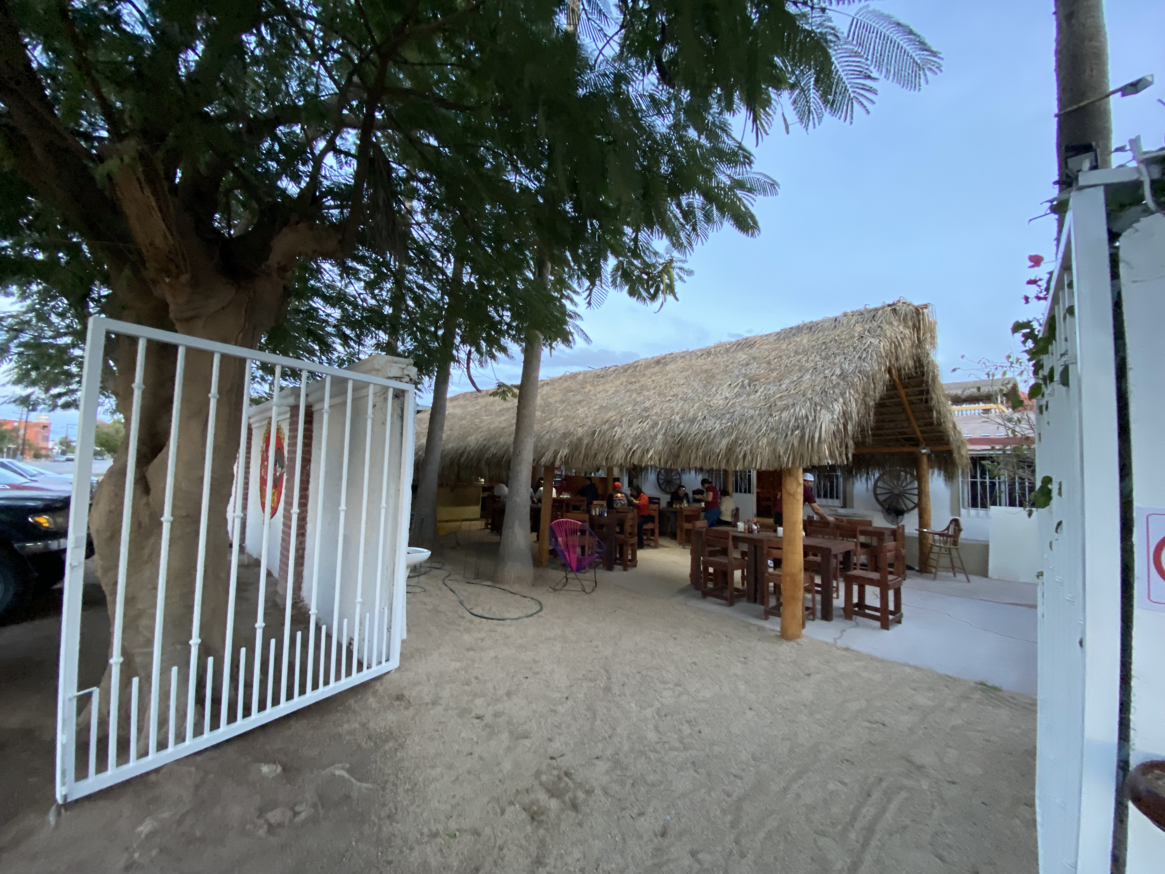 Marisquería-Bar El Buen Par image 5