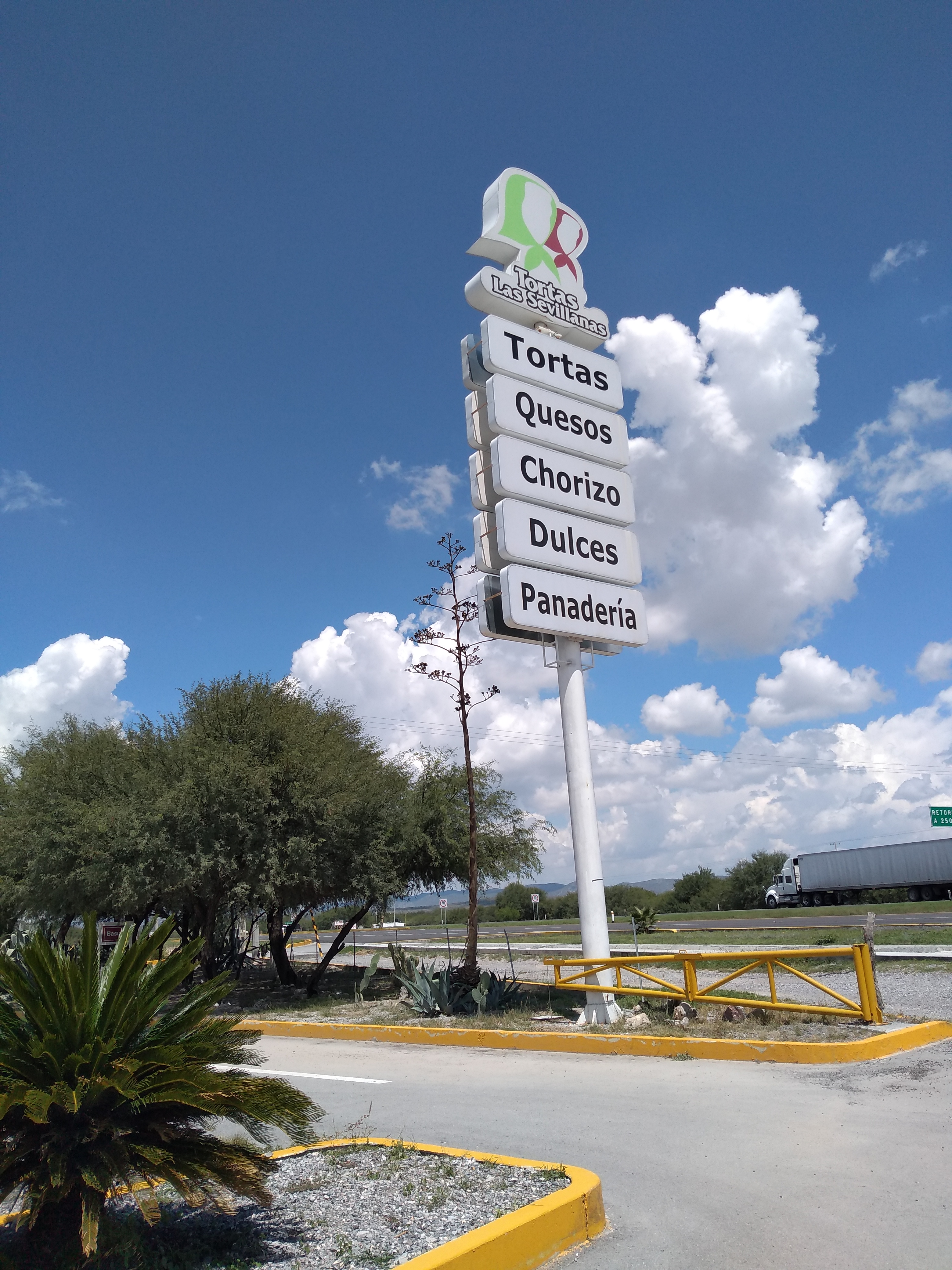 Tortas Las Sevillanas Sucursal Norte image 9