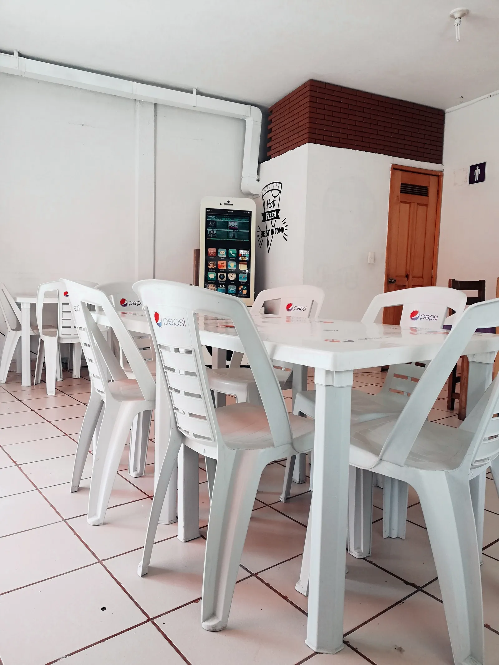 PIZZERIA FERS CAST image 6