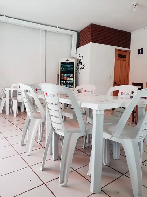 PIZZERIA FERS CAST image 6