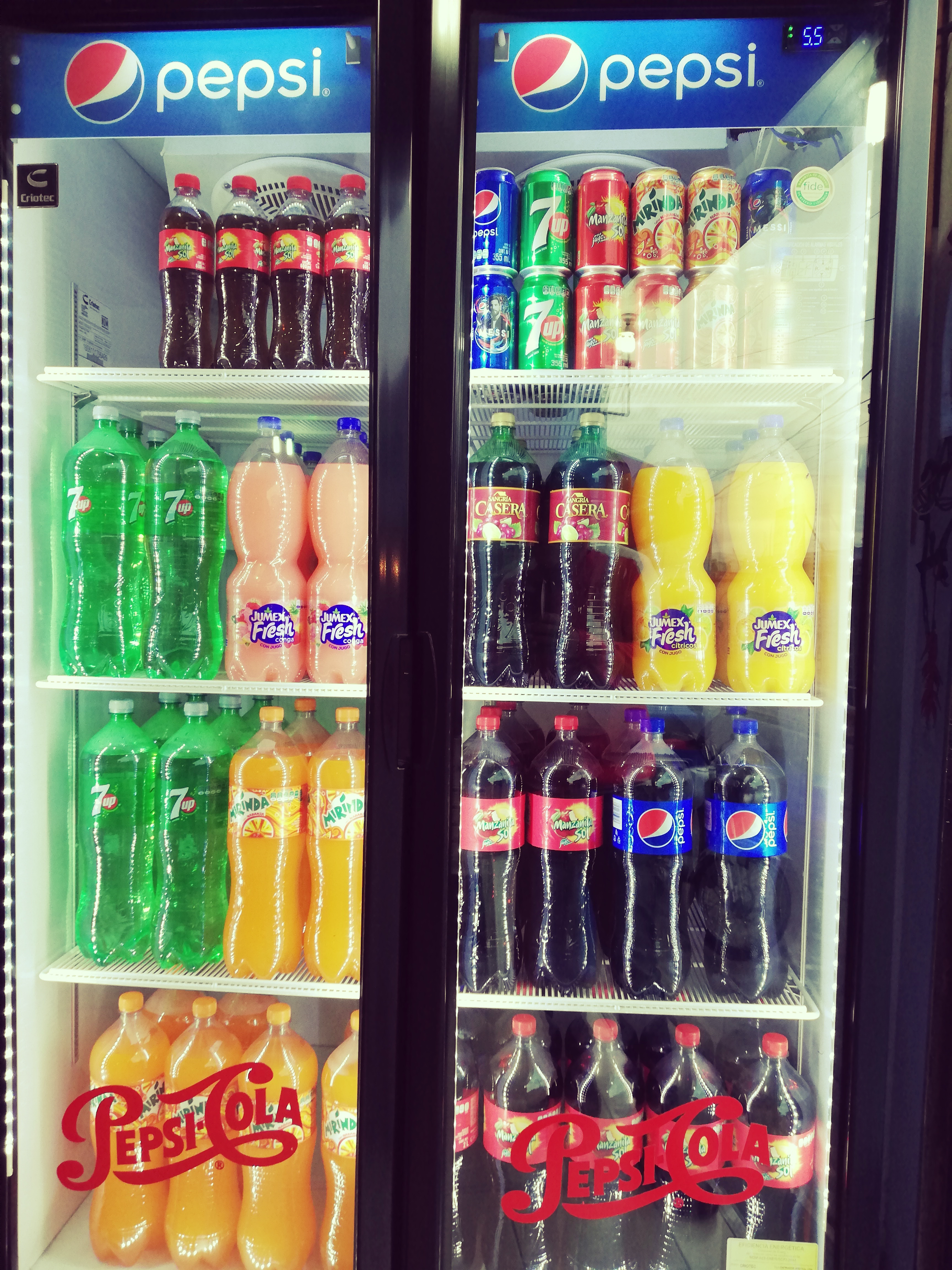 PIZZERIA FERS CAST image 10