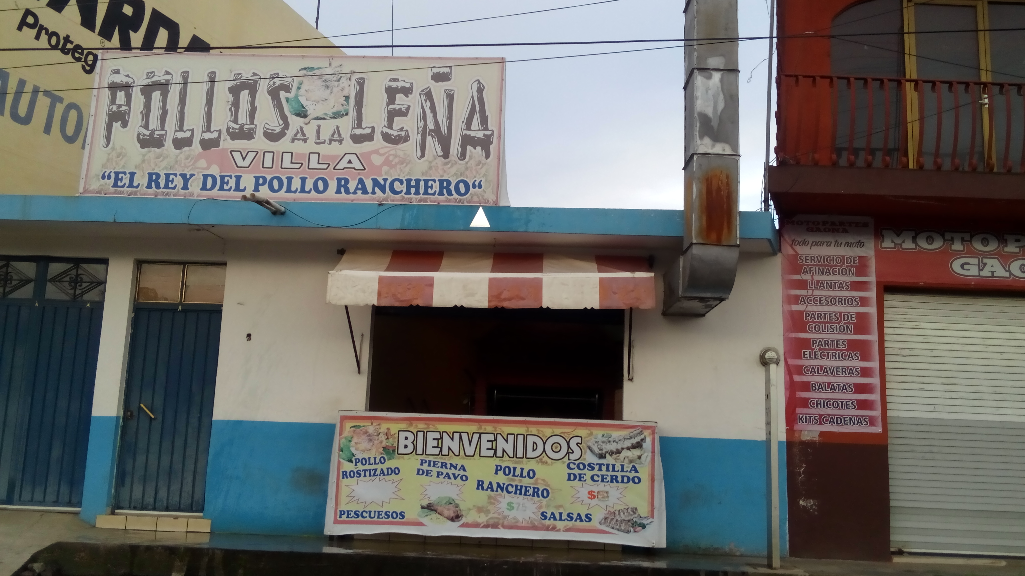 POLLOS A LA LEÑA image 2