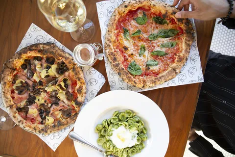 Caccio Pizza & Rotisserie image 6