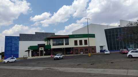 Italianni's La Huerta image 3