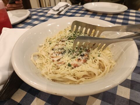 Italianni's La Huerta image 4