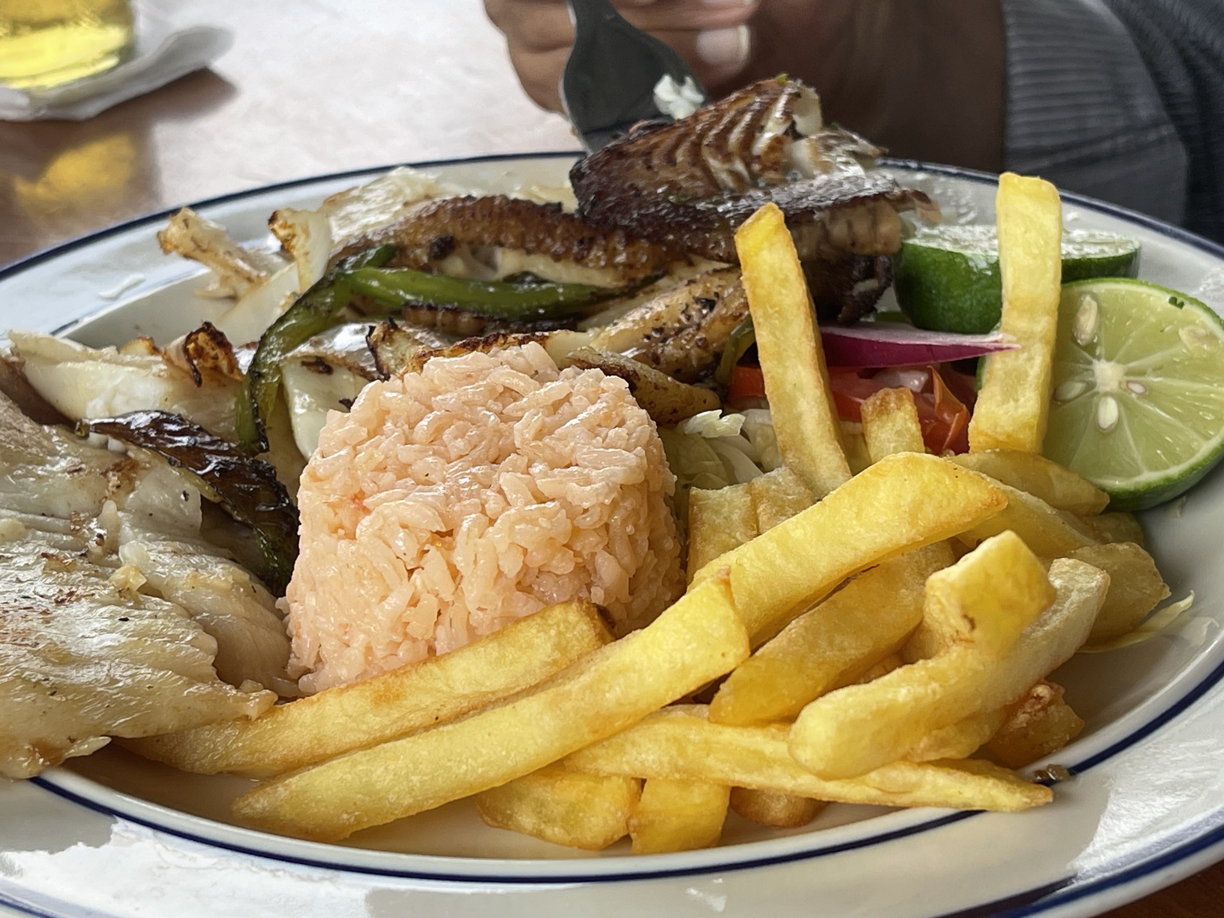 Mariscos "Las Negras"y su terraza Vista Morelos image 2