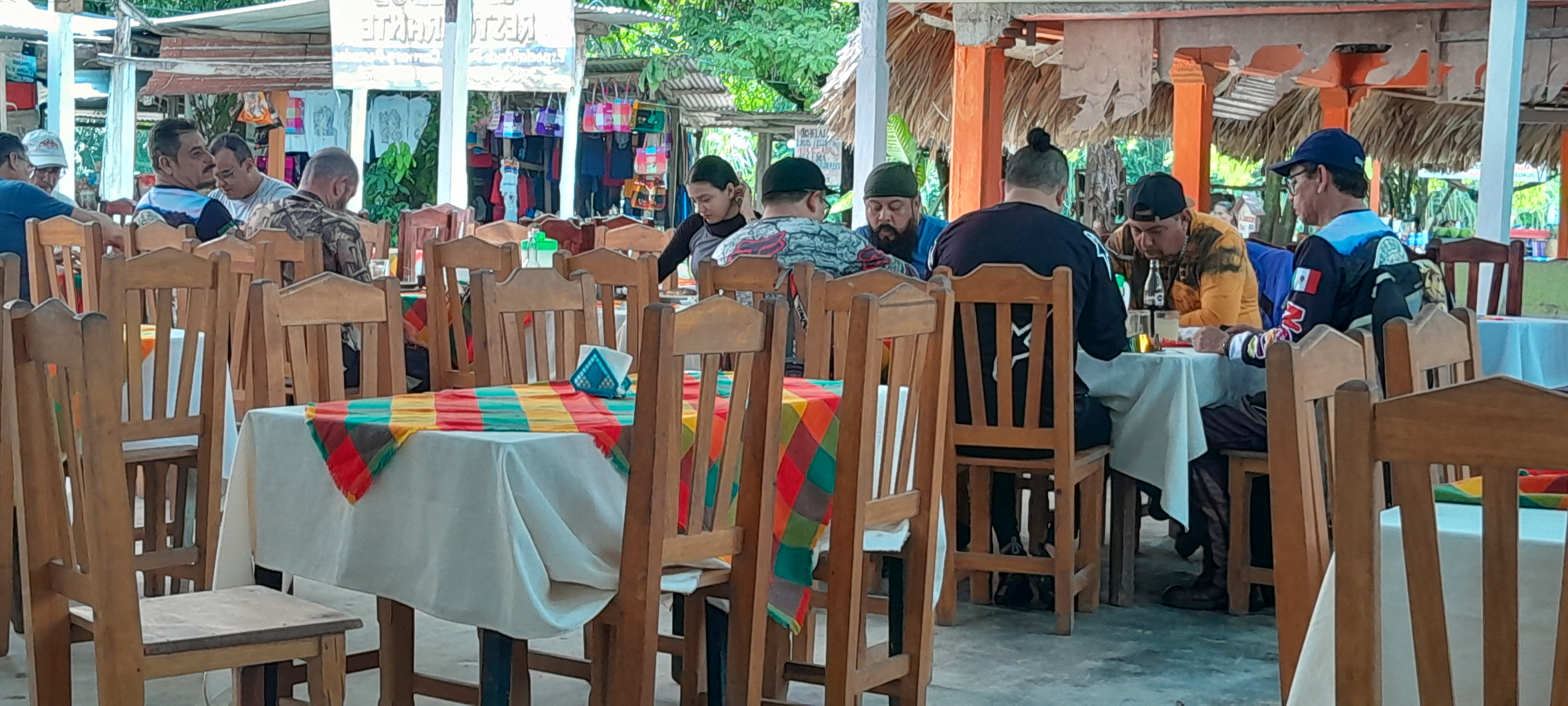 EL TREBOL Restaurante image 1