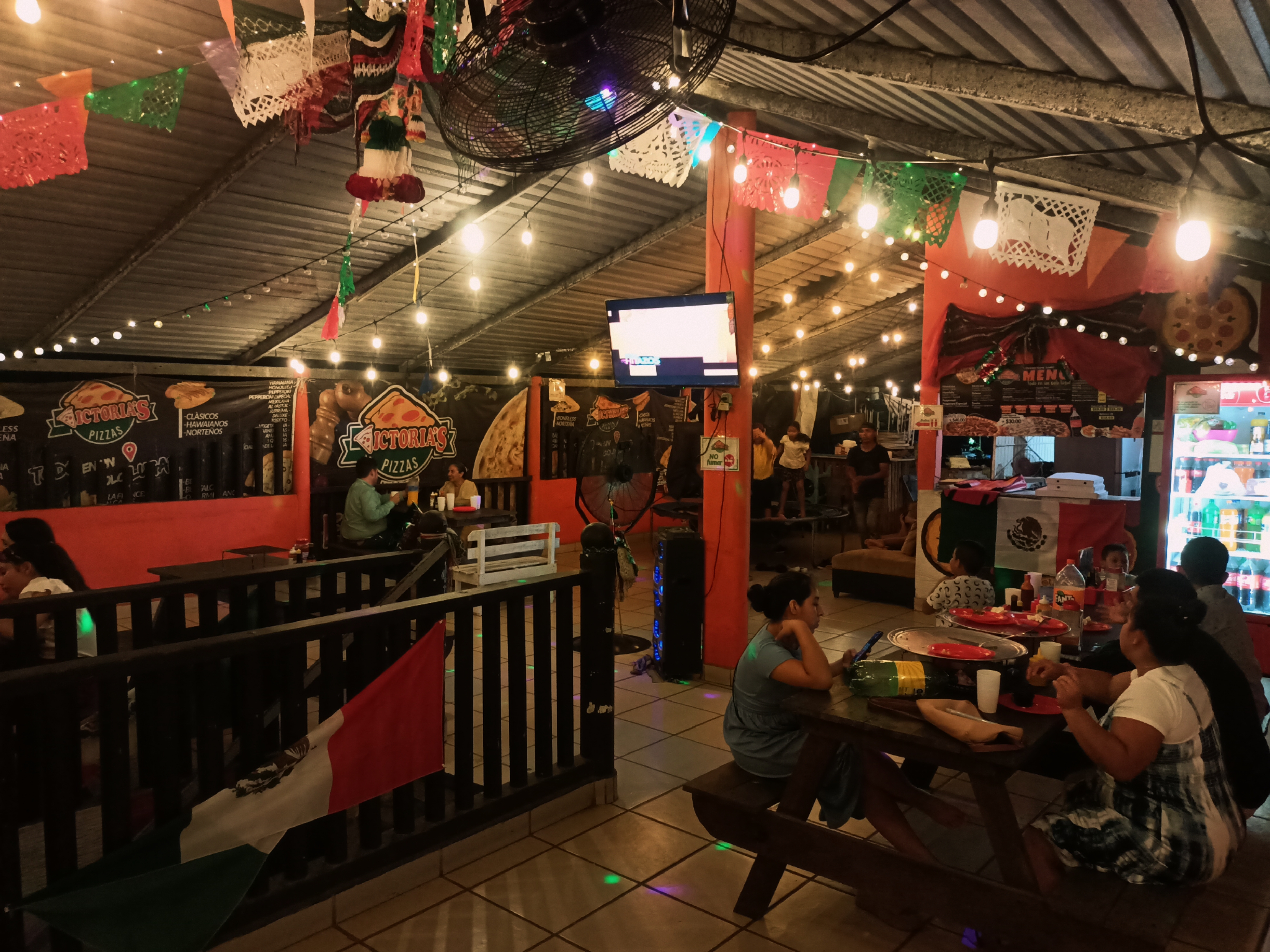 Victorias Pizza Juárez image 1