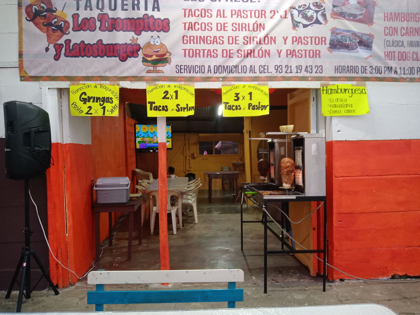 TAQUERIA LOS TROMPITOS Y LATOSBURGER image 1