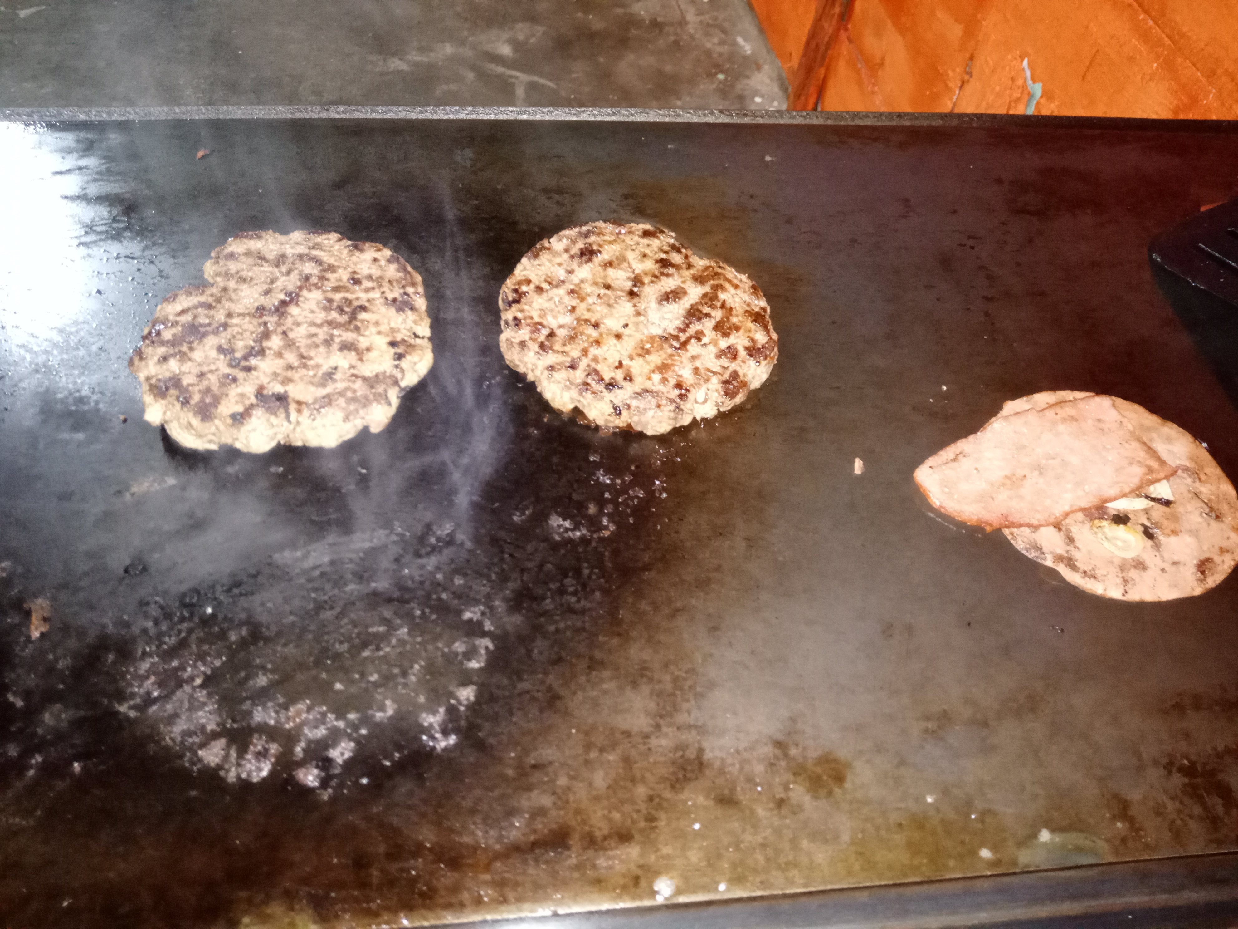 TAQUERIA LOS TROMPITOS Y LATOSBURGER image 8