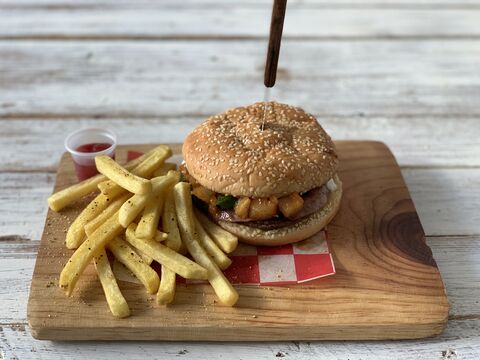 Ala Burger image 3