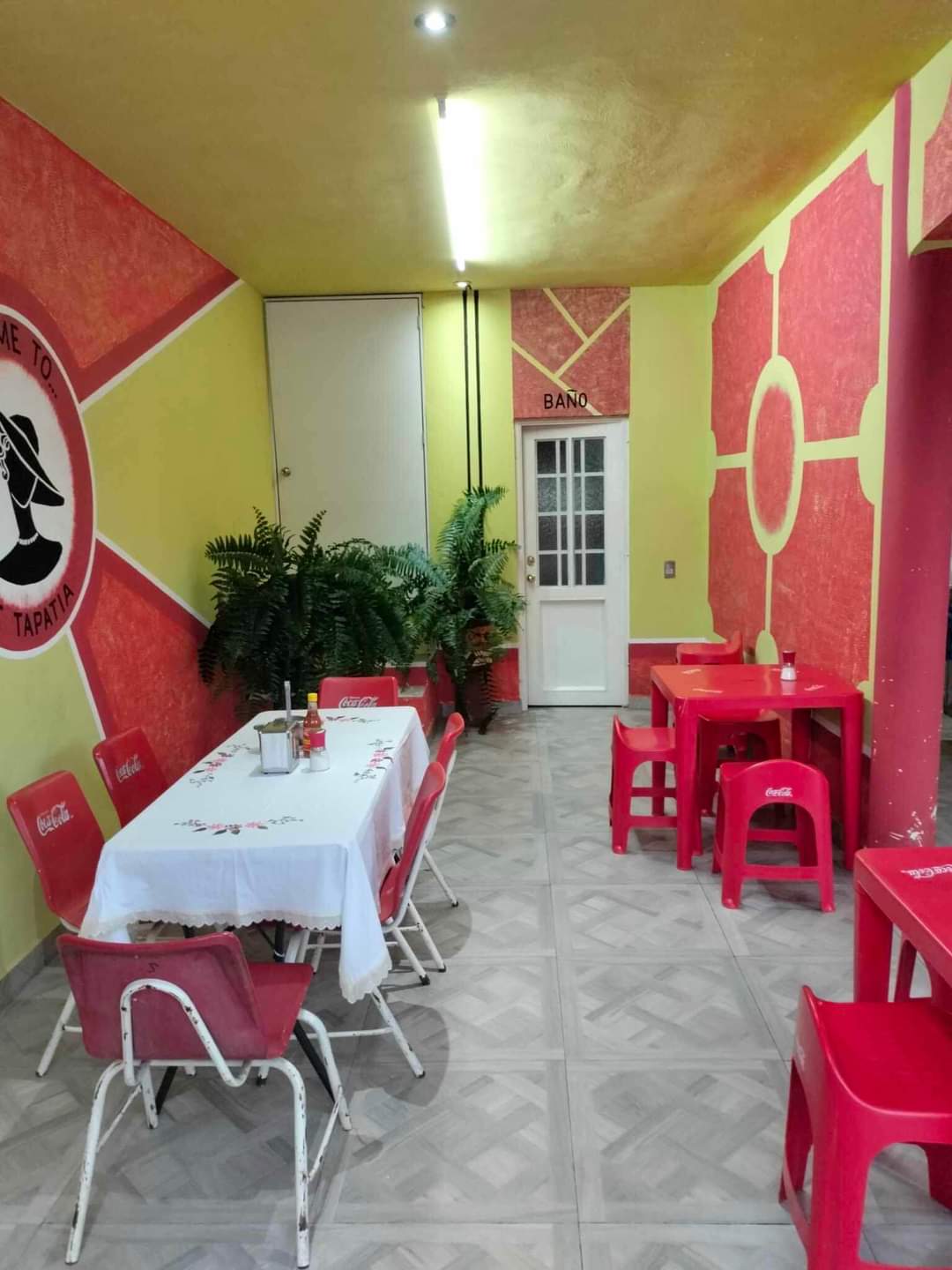 Taqueria la tapatia image 2