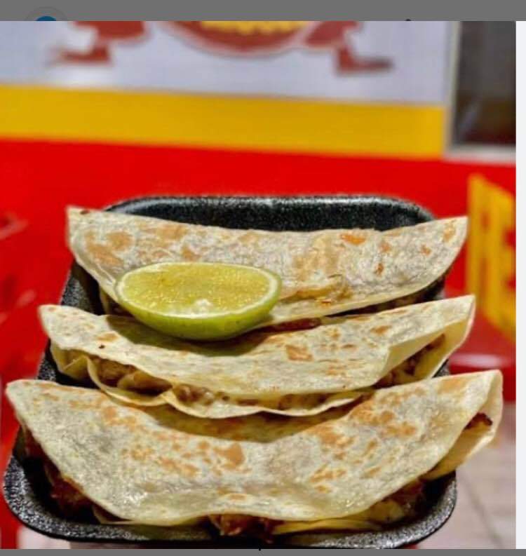 Taqueria la tapatia image 3