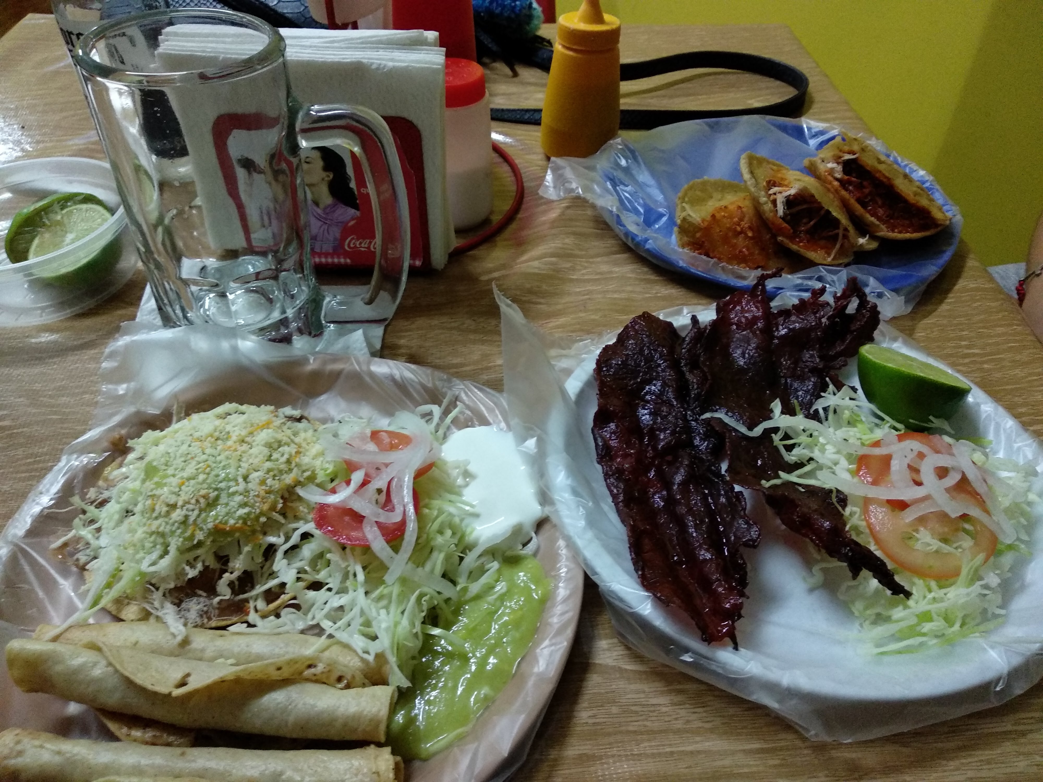 Cenaduria Chuy. image 2