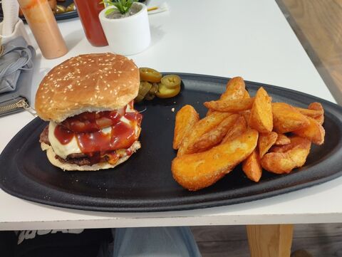 La Llorona Burgers image 4