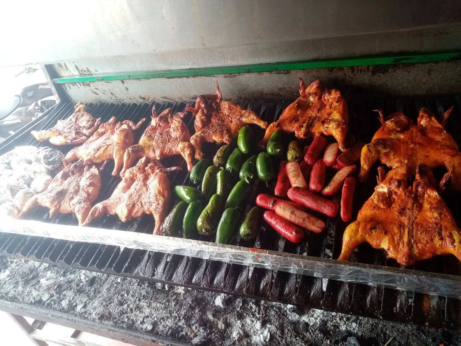 Pollo asado y rostizado La Reyna image 3
