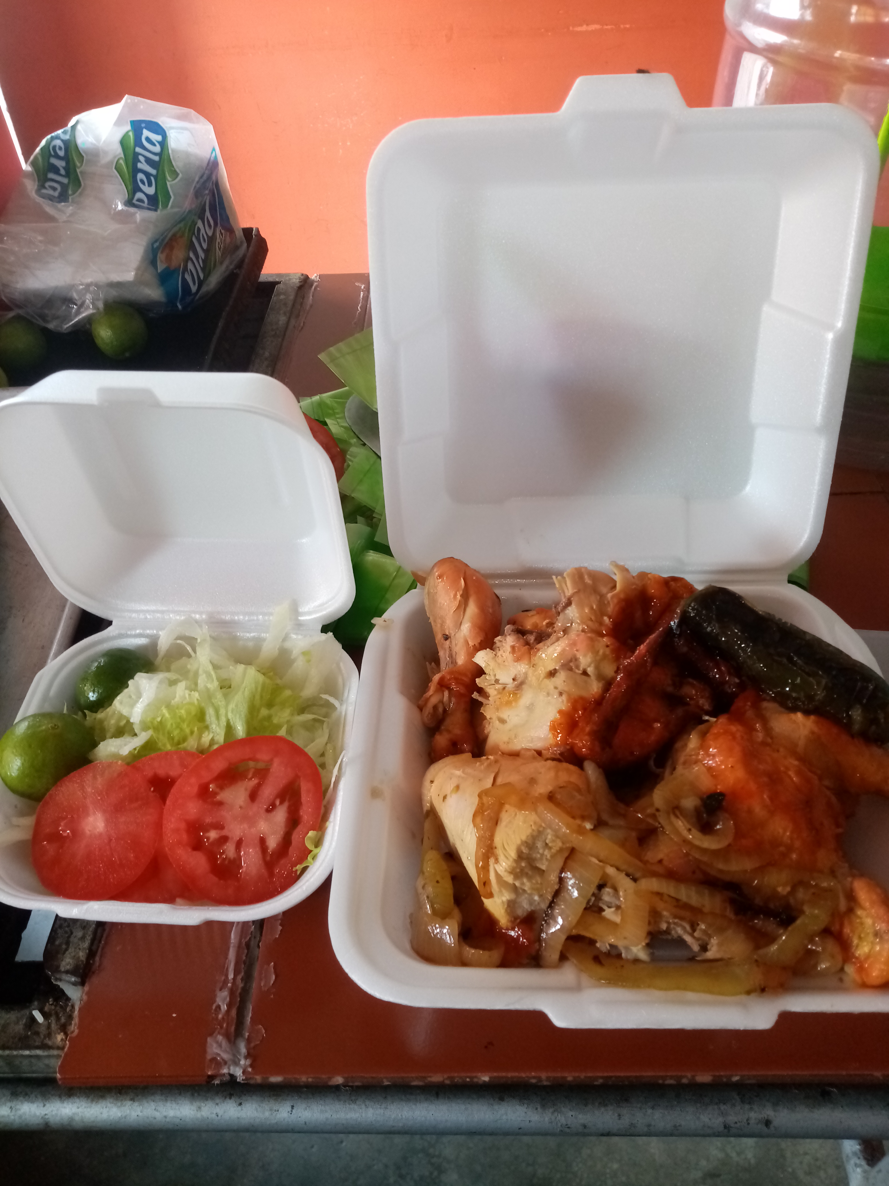 Pollo asado y rostizado La Reyna image 4