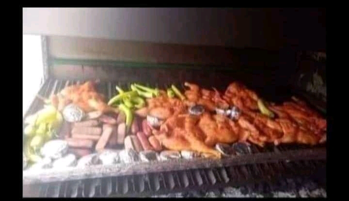 Pollo asado y rostizado La Reyna image 6