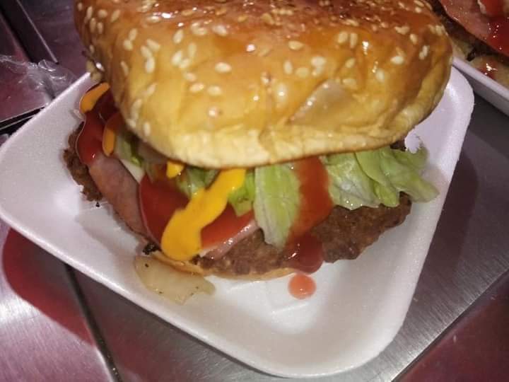 "HOT DOGS LOS PIONEROS" image 1