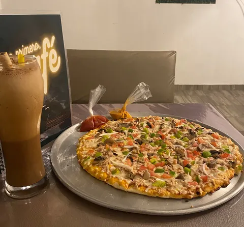 Pizza's lupita image 1