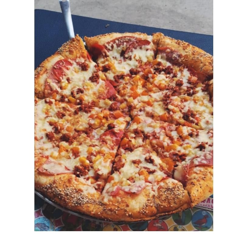 Pizza's lupita image 2