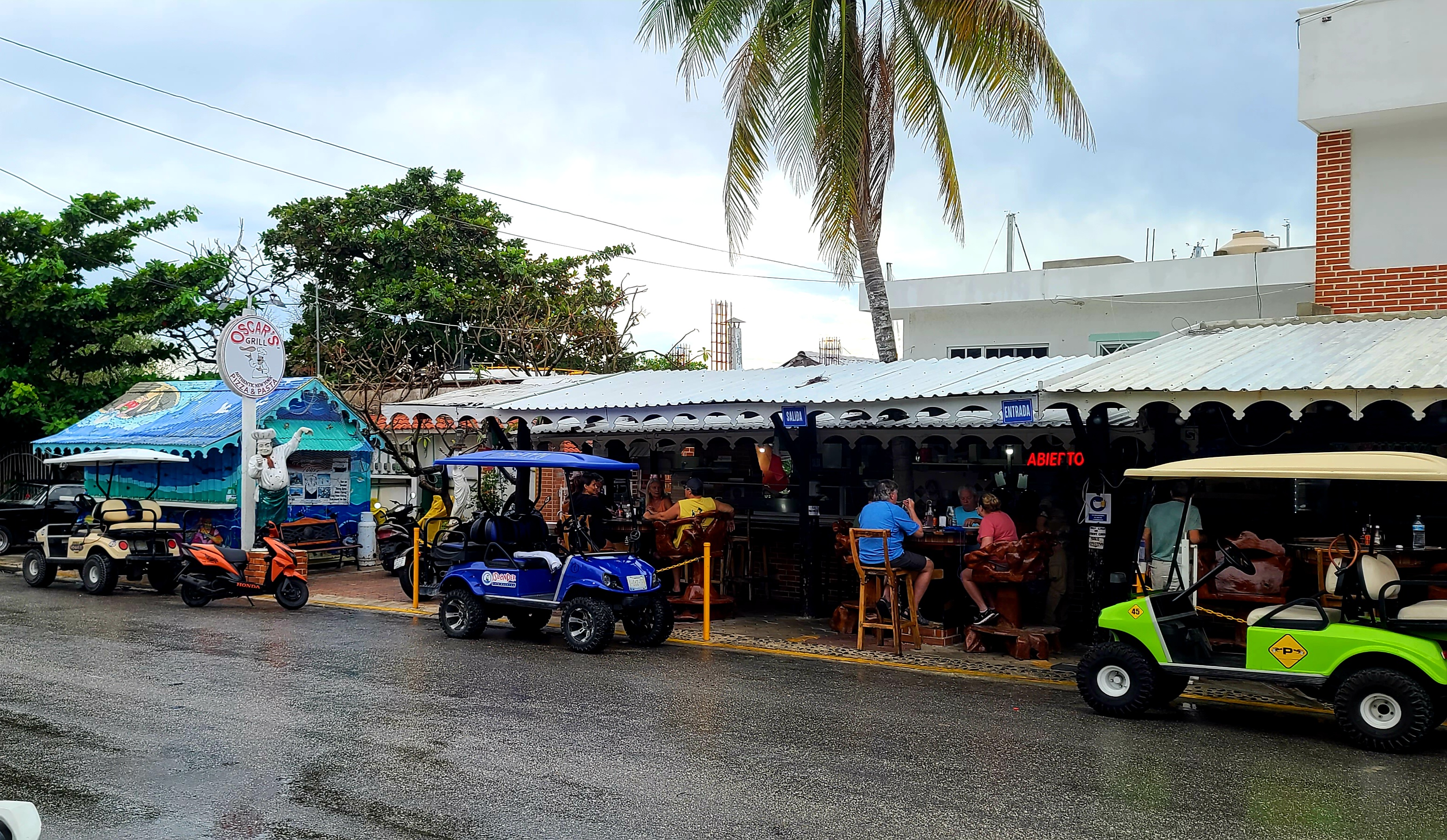 Oscars Grill image 8