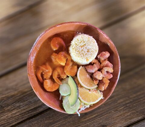 Mariscos la cubeta image 1