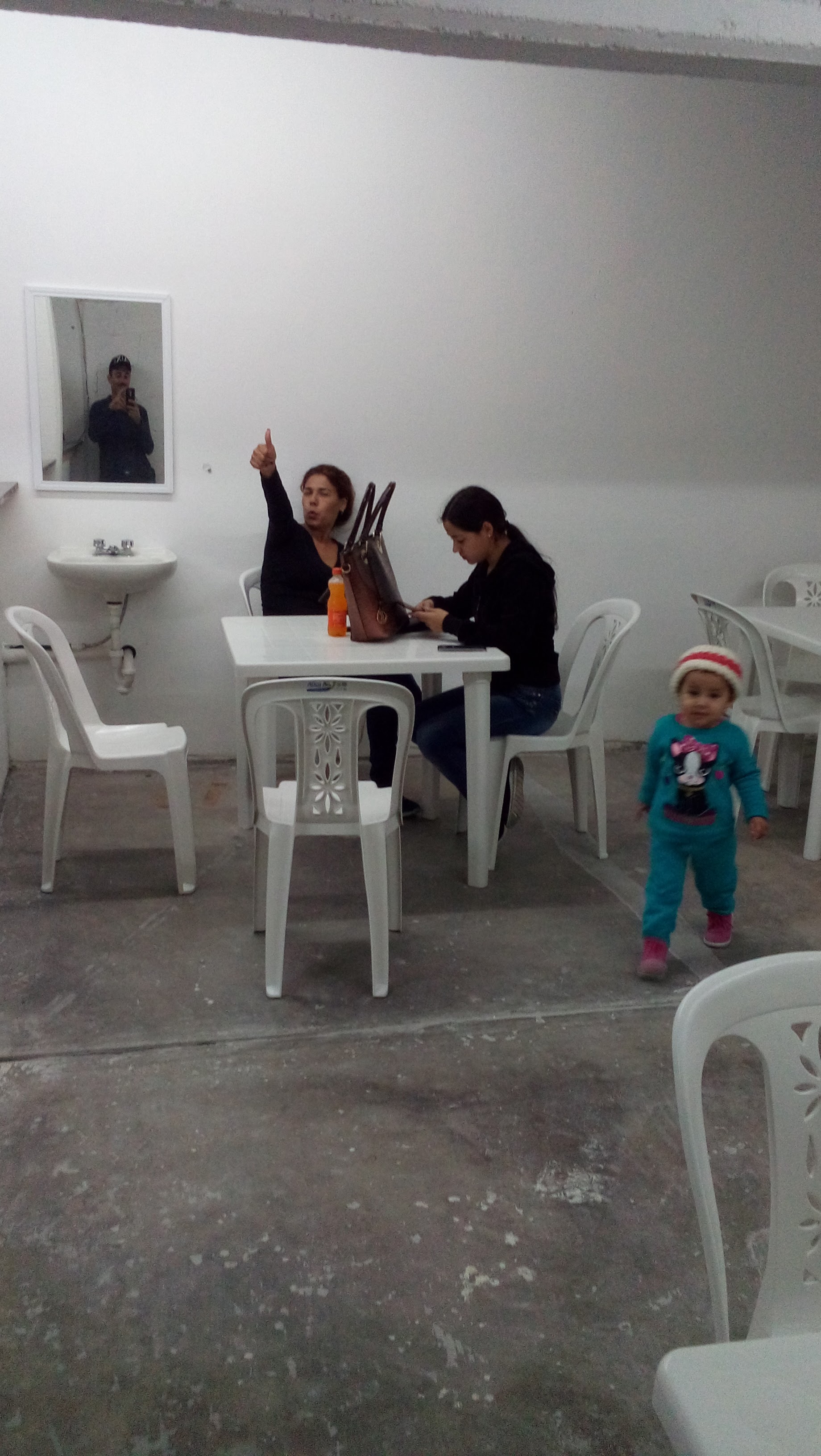 Alvarado's Pizza image 4