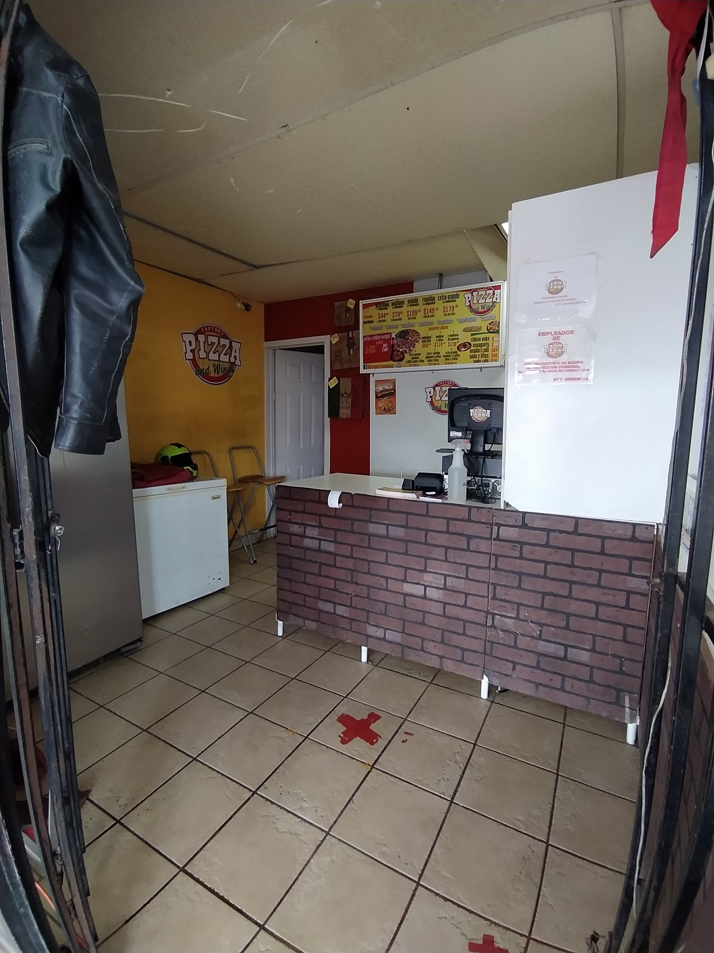 Factory Pizza & Wings image 4