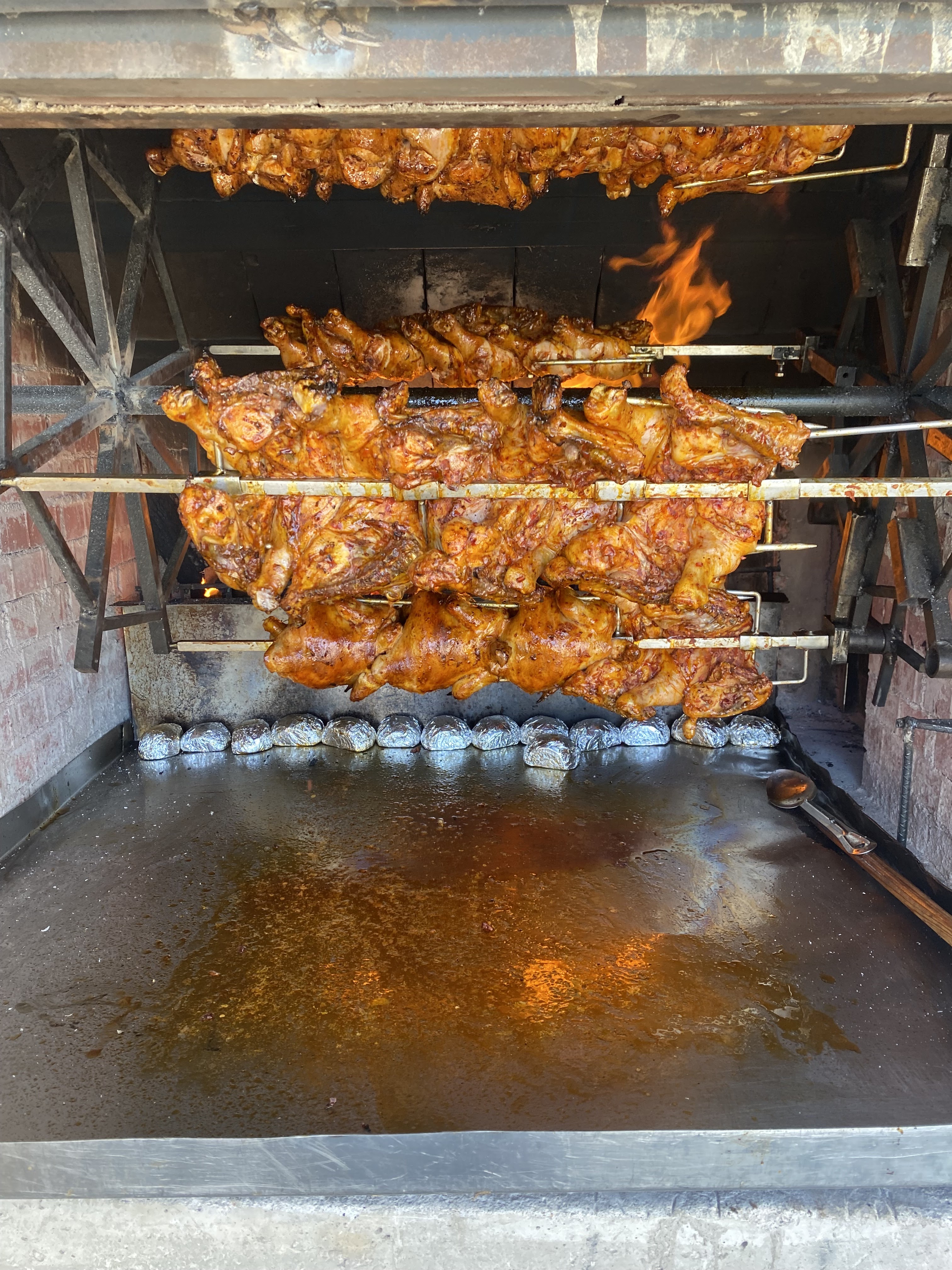 Pollos Ala Leña Los Dos Amigos image 3