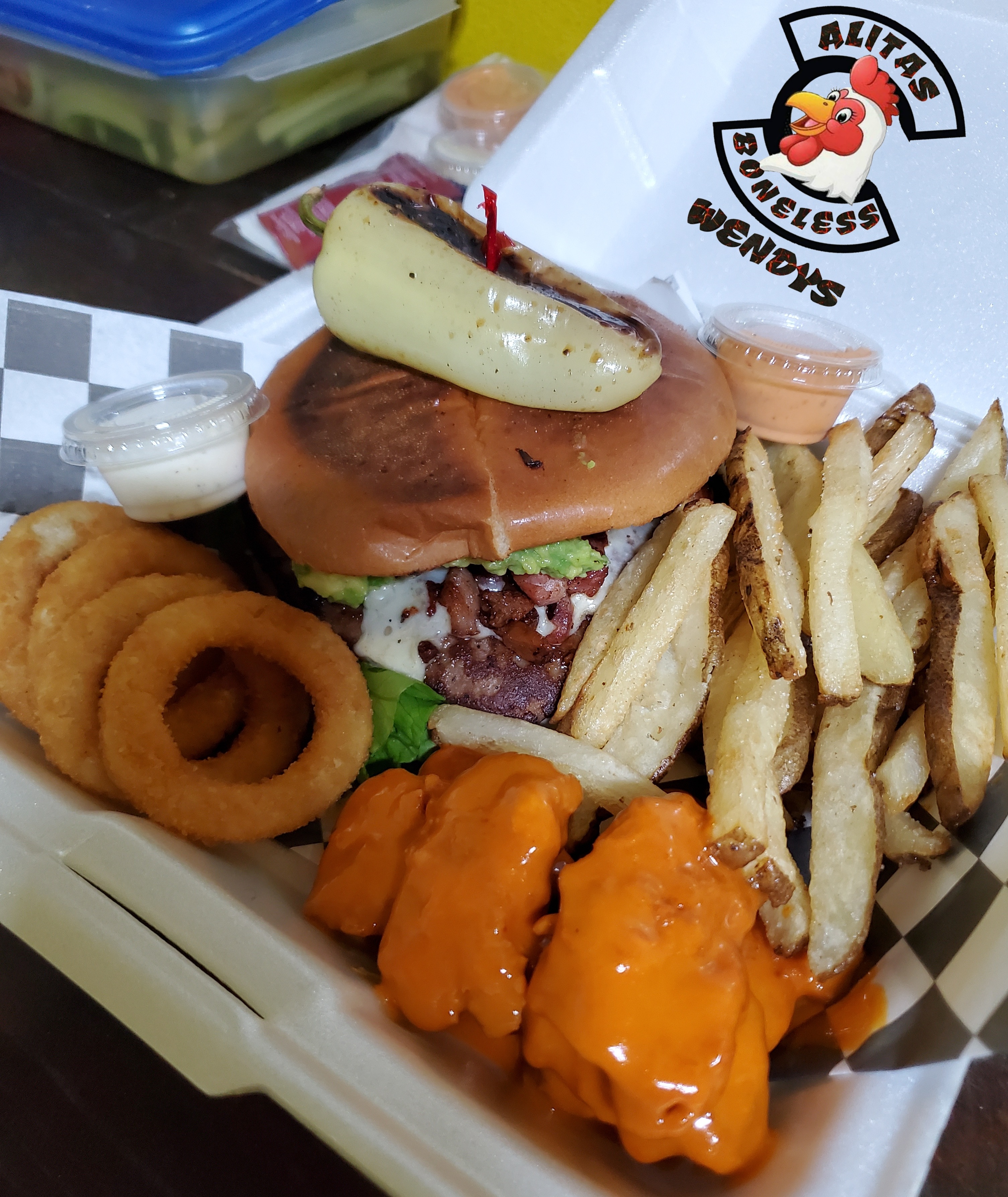 Alitas y boneles wendys image 3