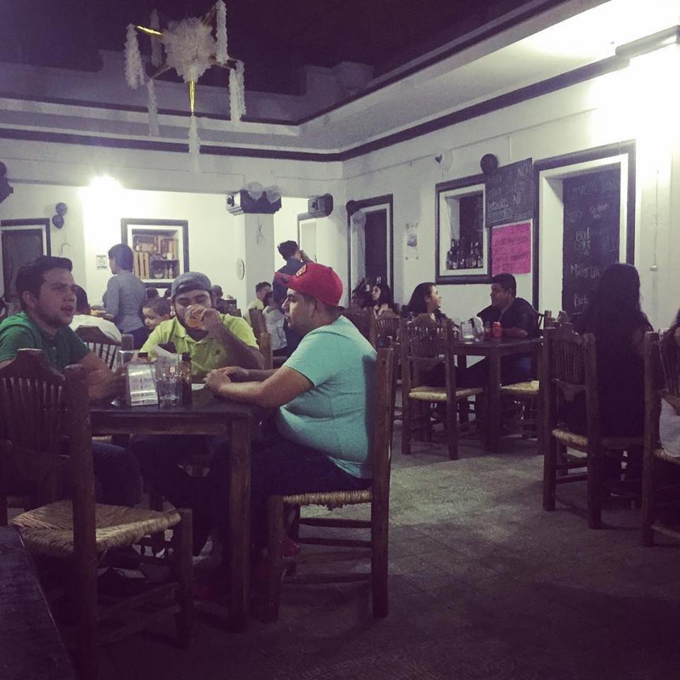 Beto's Pizza And Beers image 4