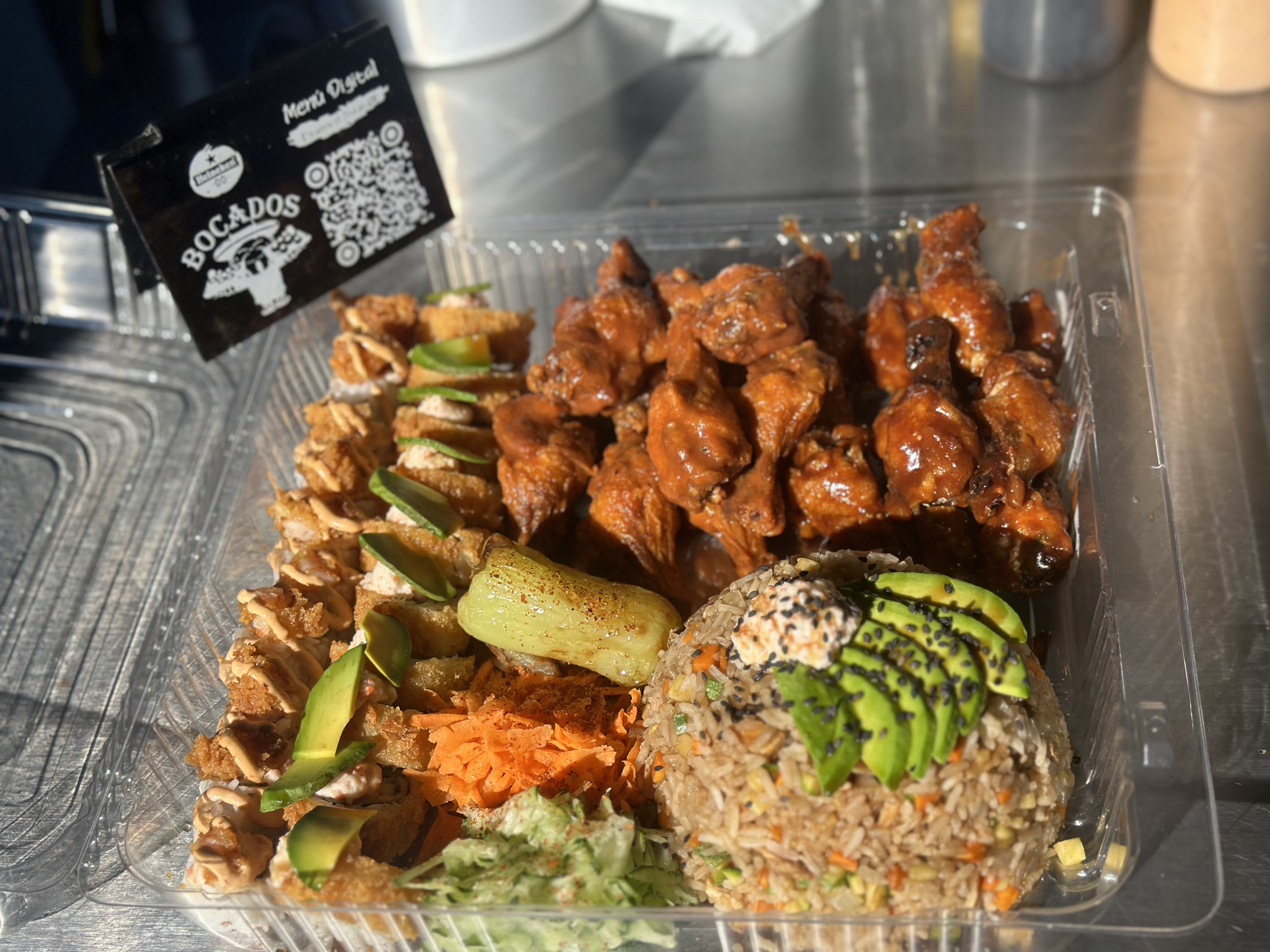 Mariachis sushi & mariscos bar image 1