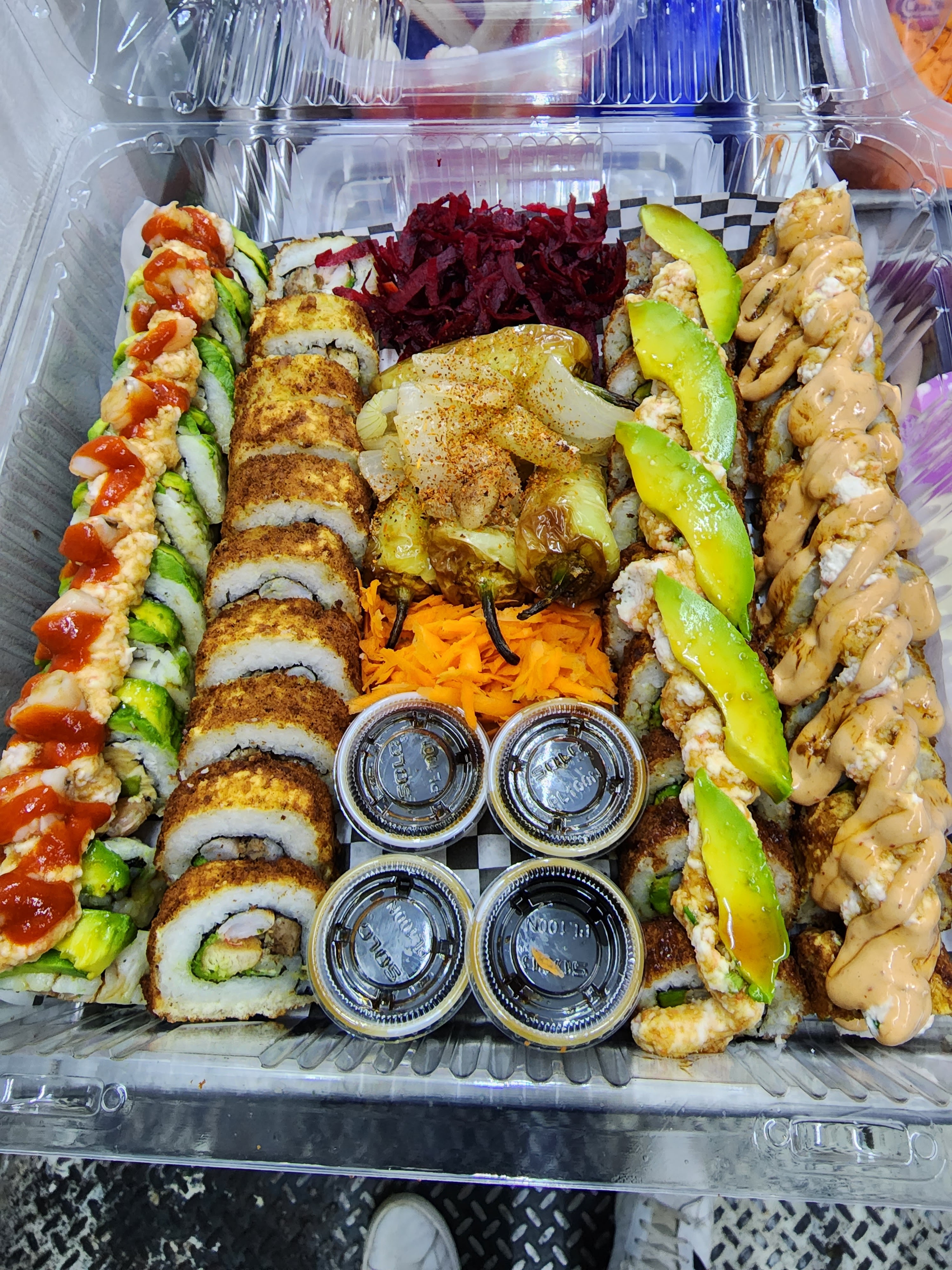 Mariachis sushi & mariscos bar image 2