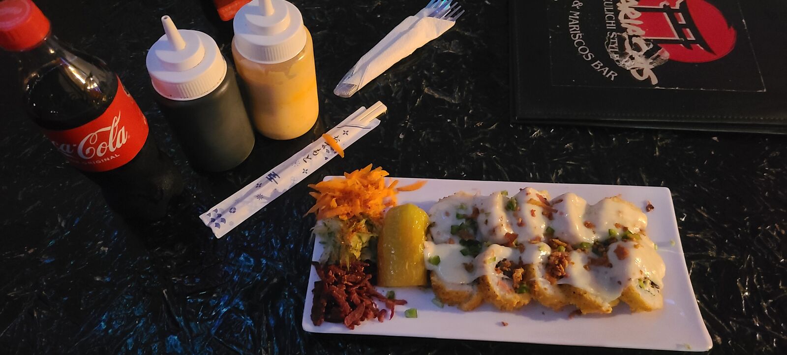 Mariachis sushi & mariscos bar image 3