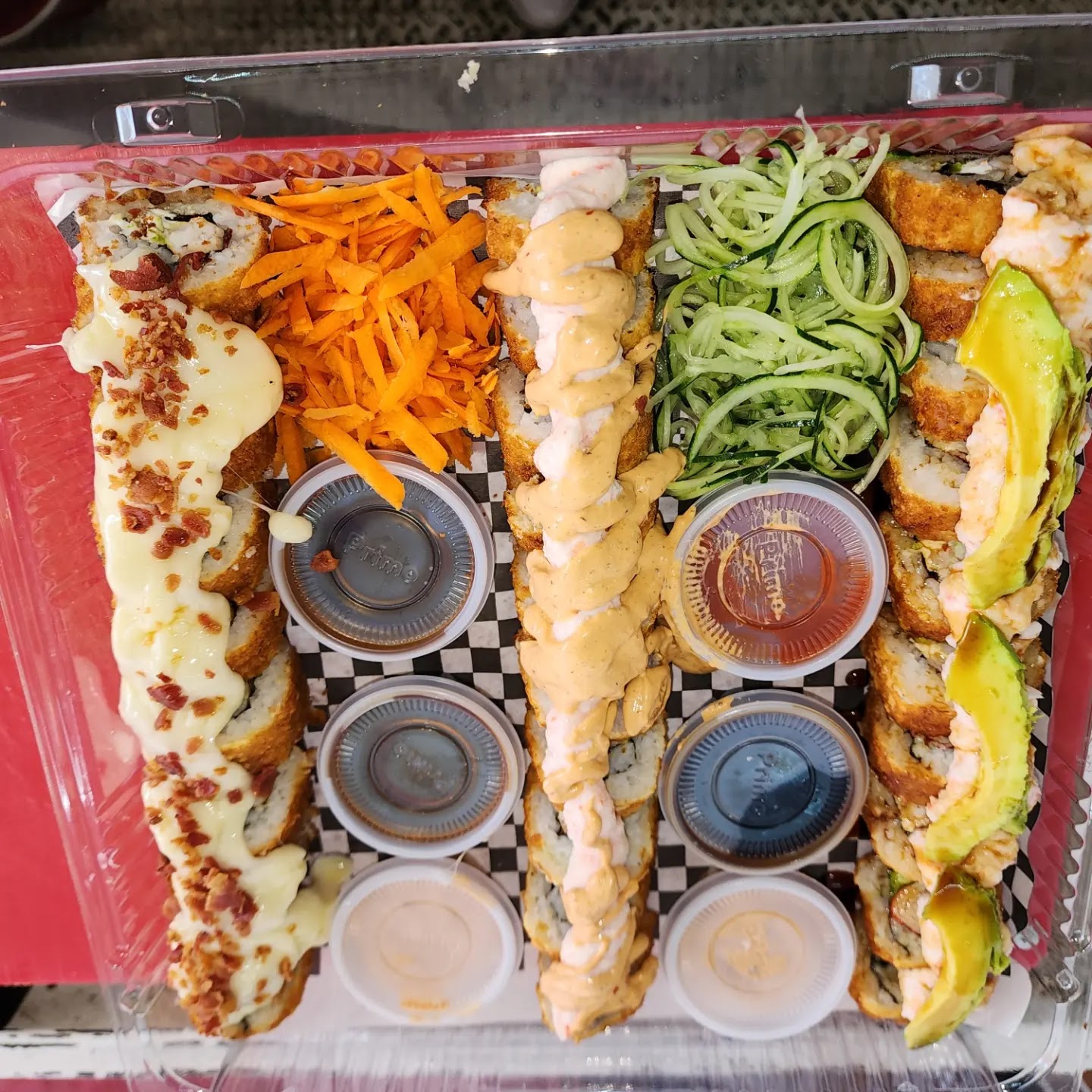 Mariachis sushi & mariscos bar image 4