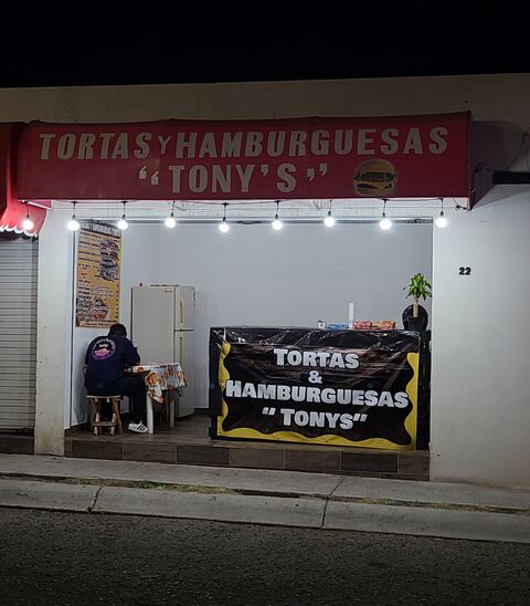 Tortas y Hamburguesas (Tony's) image 1