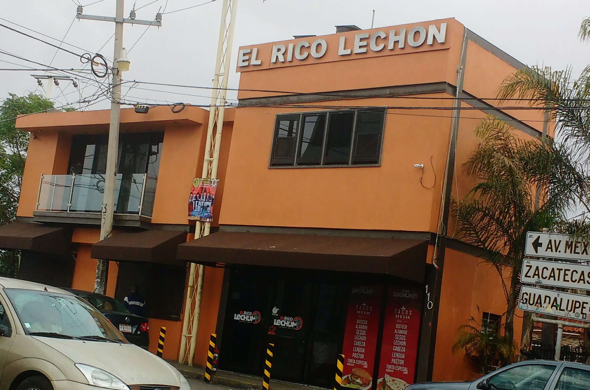 Tacos El Rico Lechon image 3