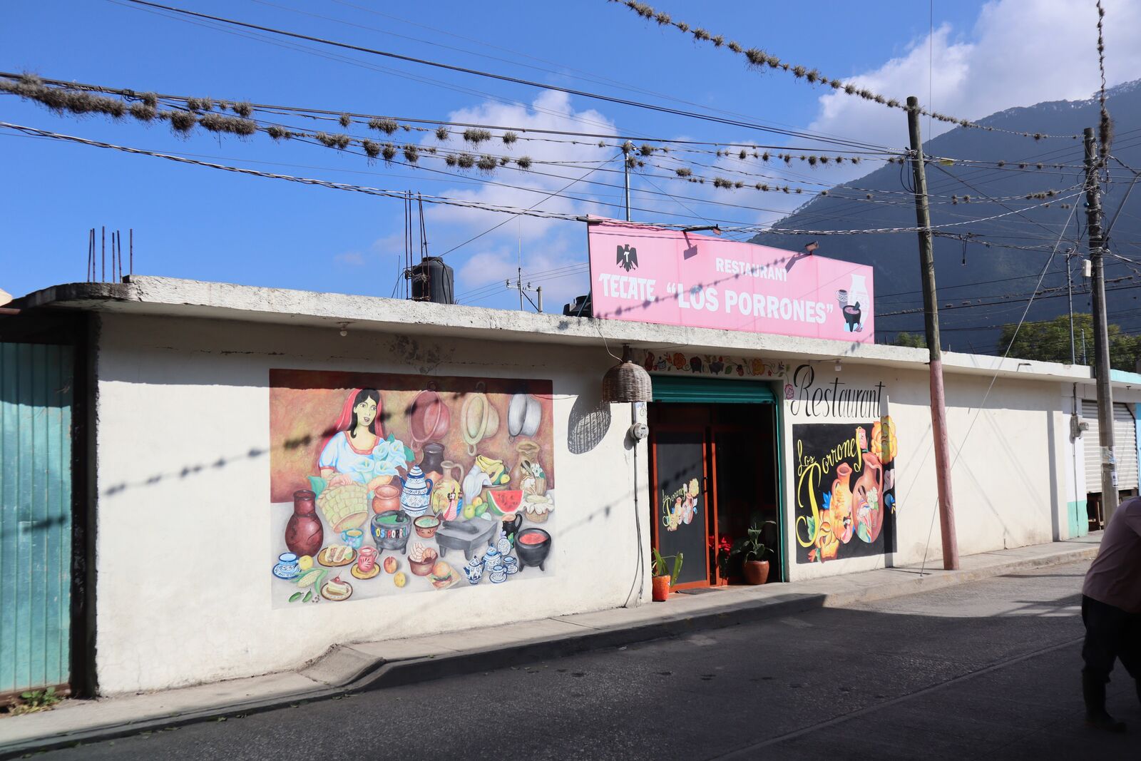 Los Porrones image 1