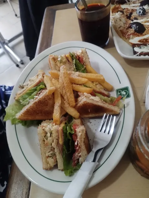 Cafe Real image 3