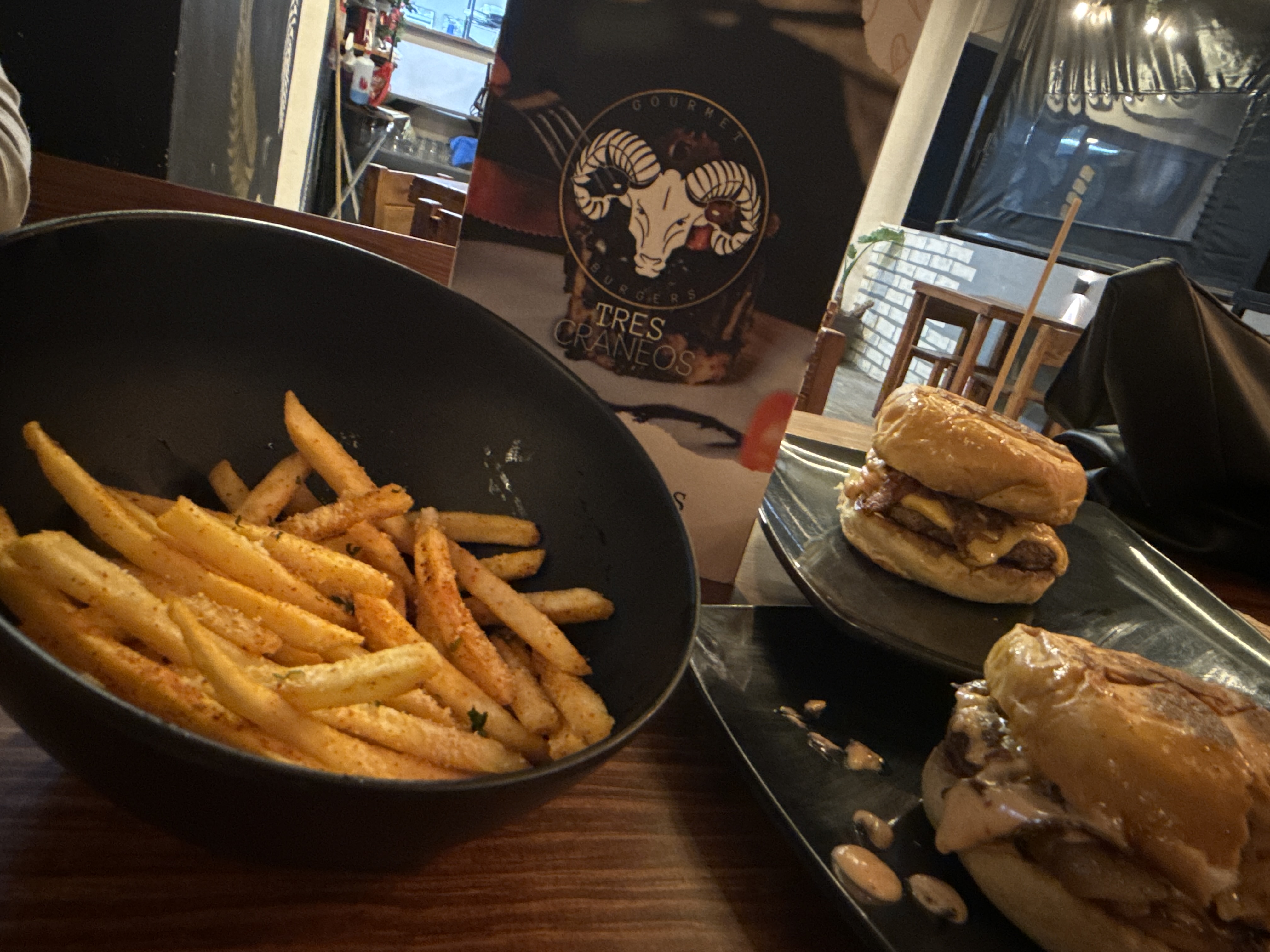 Tres Cráneos image 3