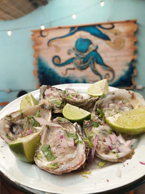 La Perla Mariscos image 2