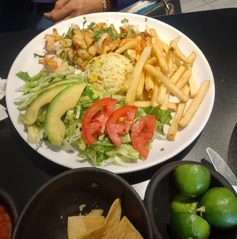 El Rincon Del Tiburon image 3