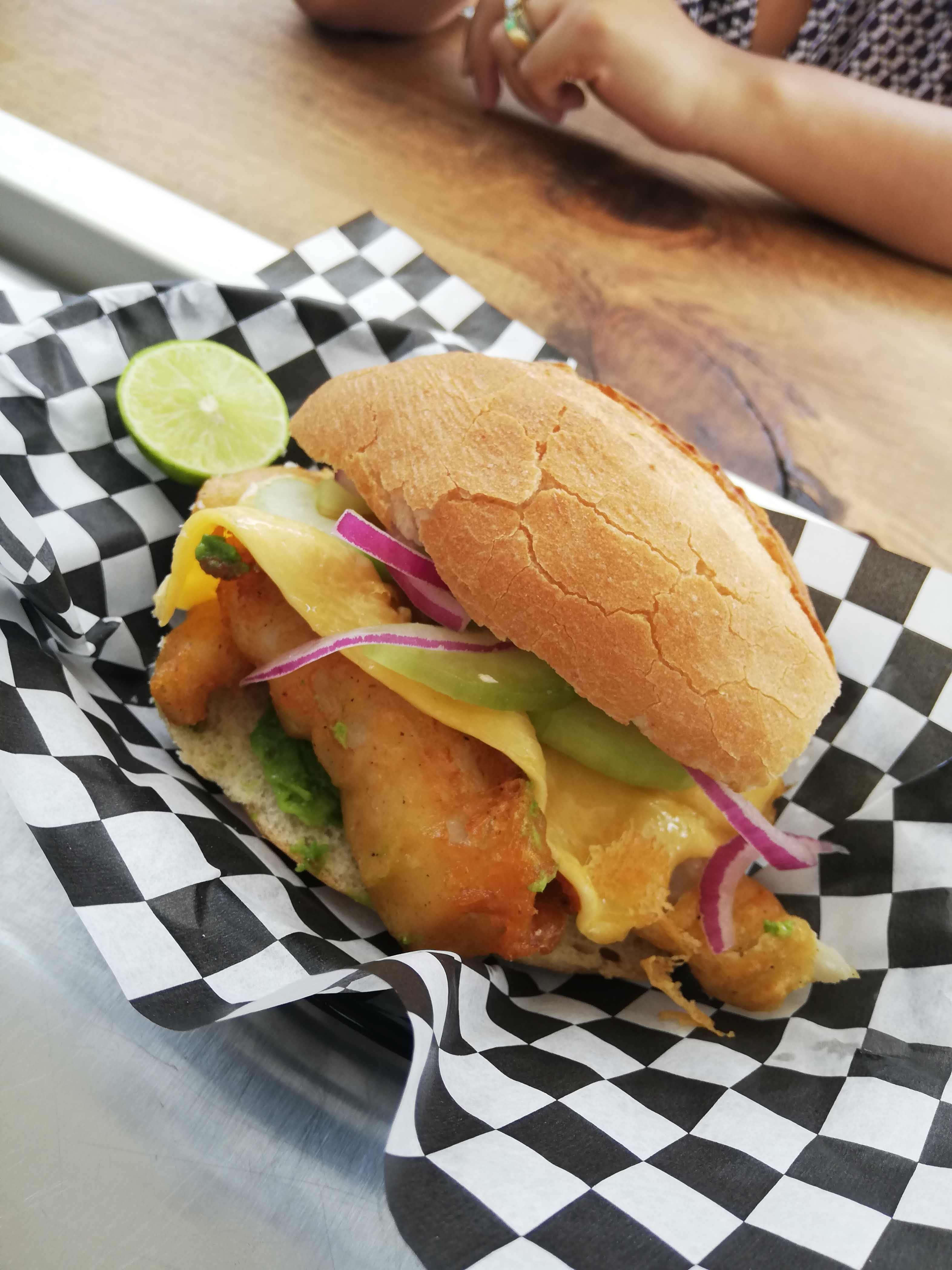 La Urraca Mariscos, Cruderia & grill. image 5