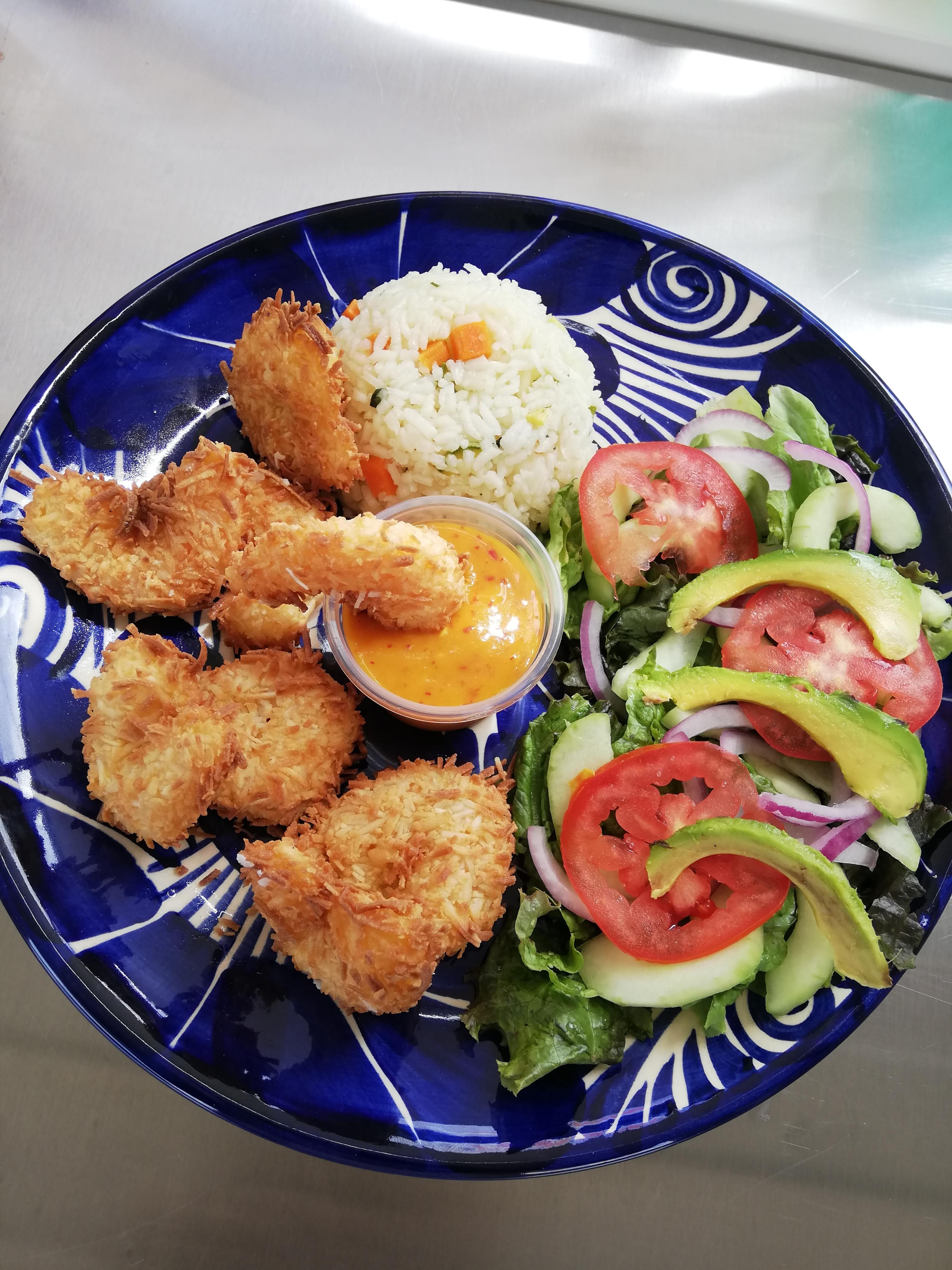 La Urraca Mariscos, Cruderia & grill. image 7