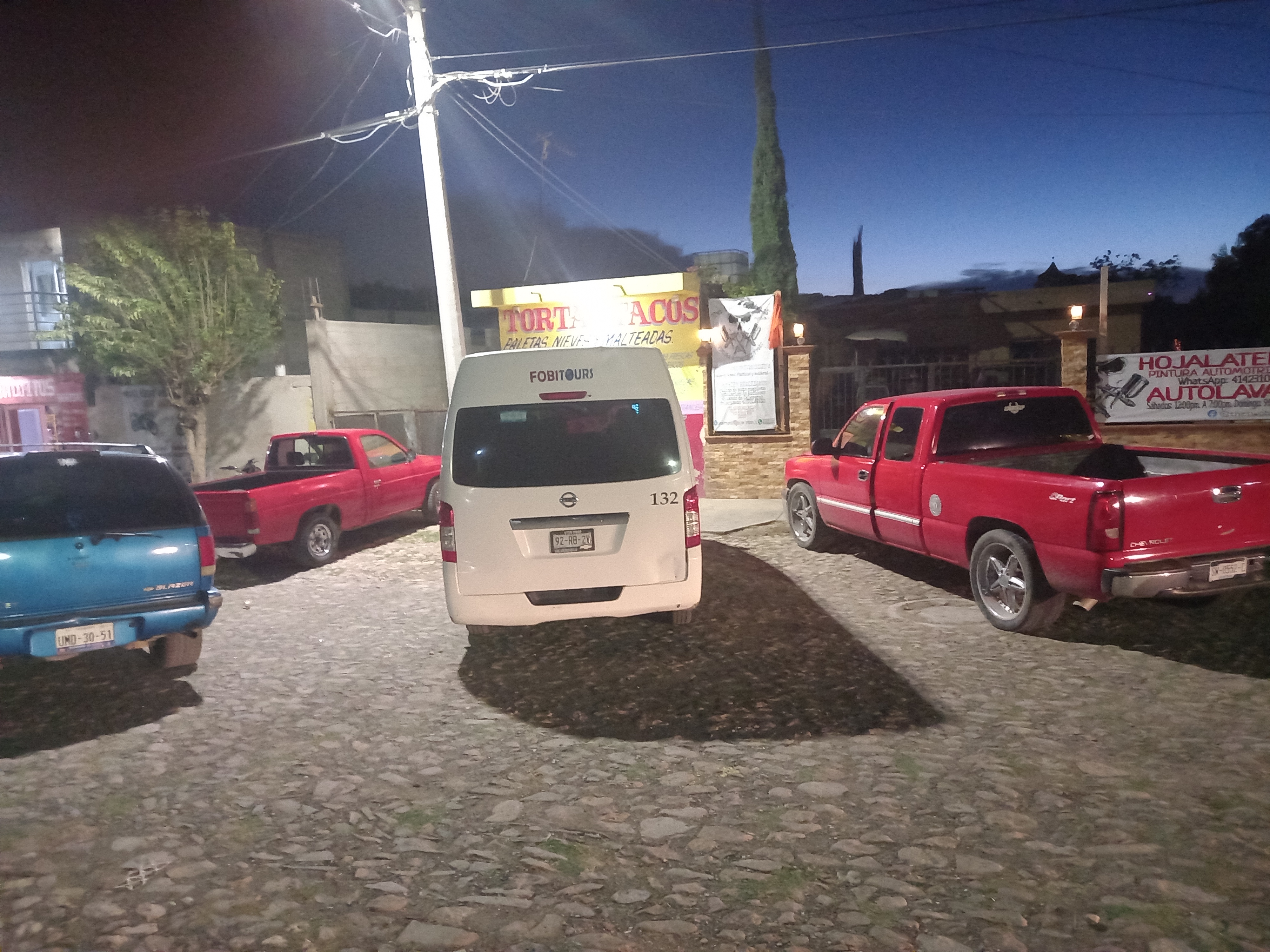 TORTAS Y TACOS LOS DOS CARNALES image 4