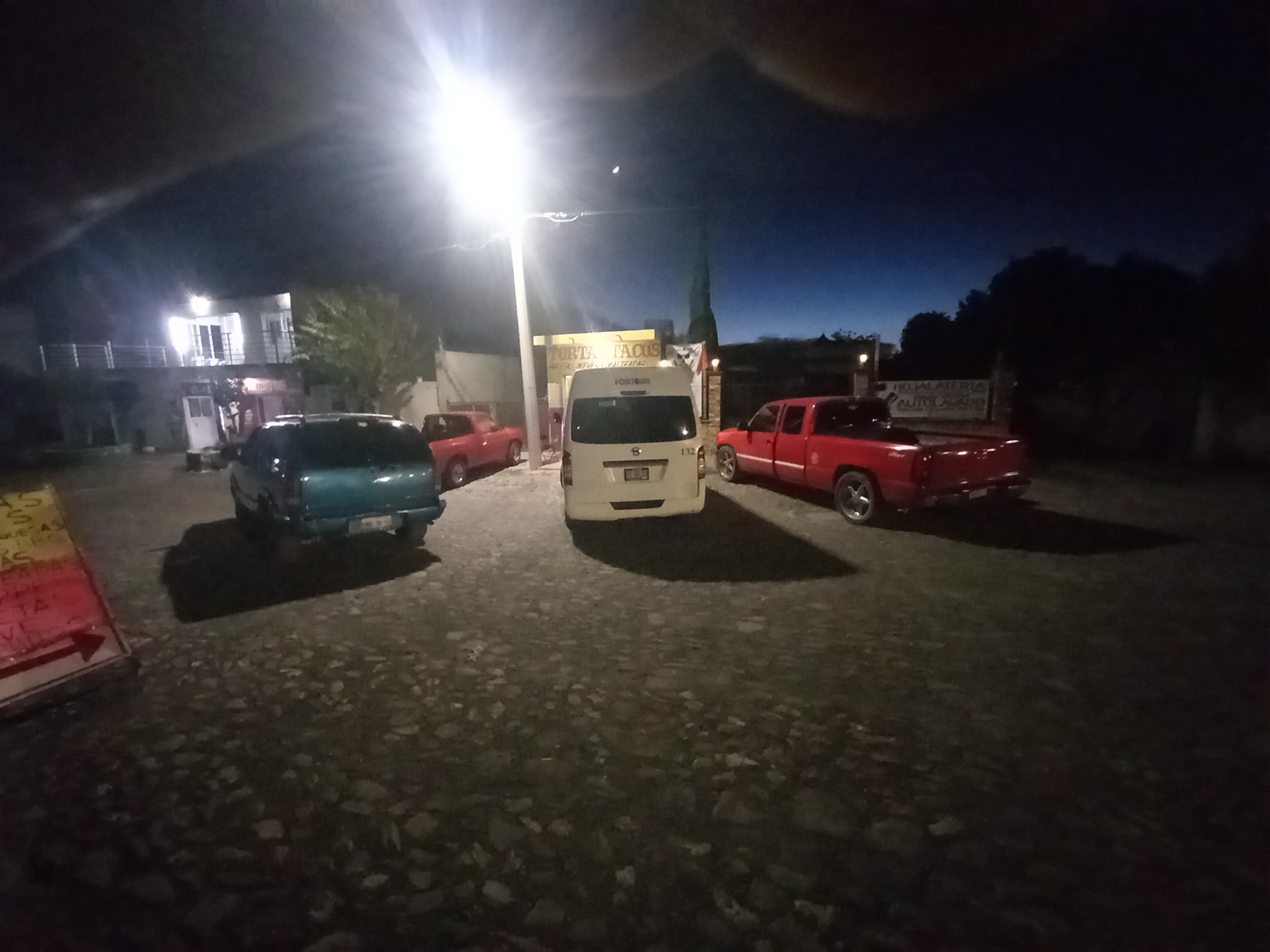 TORTAS Y TACOS LOS DOS CARNALES image 8