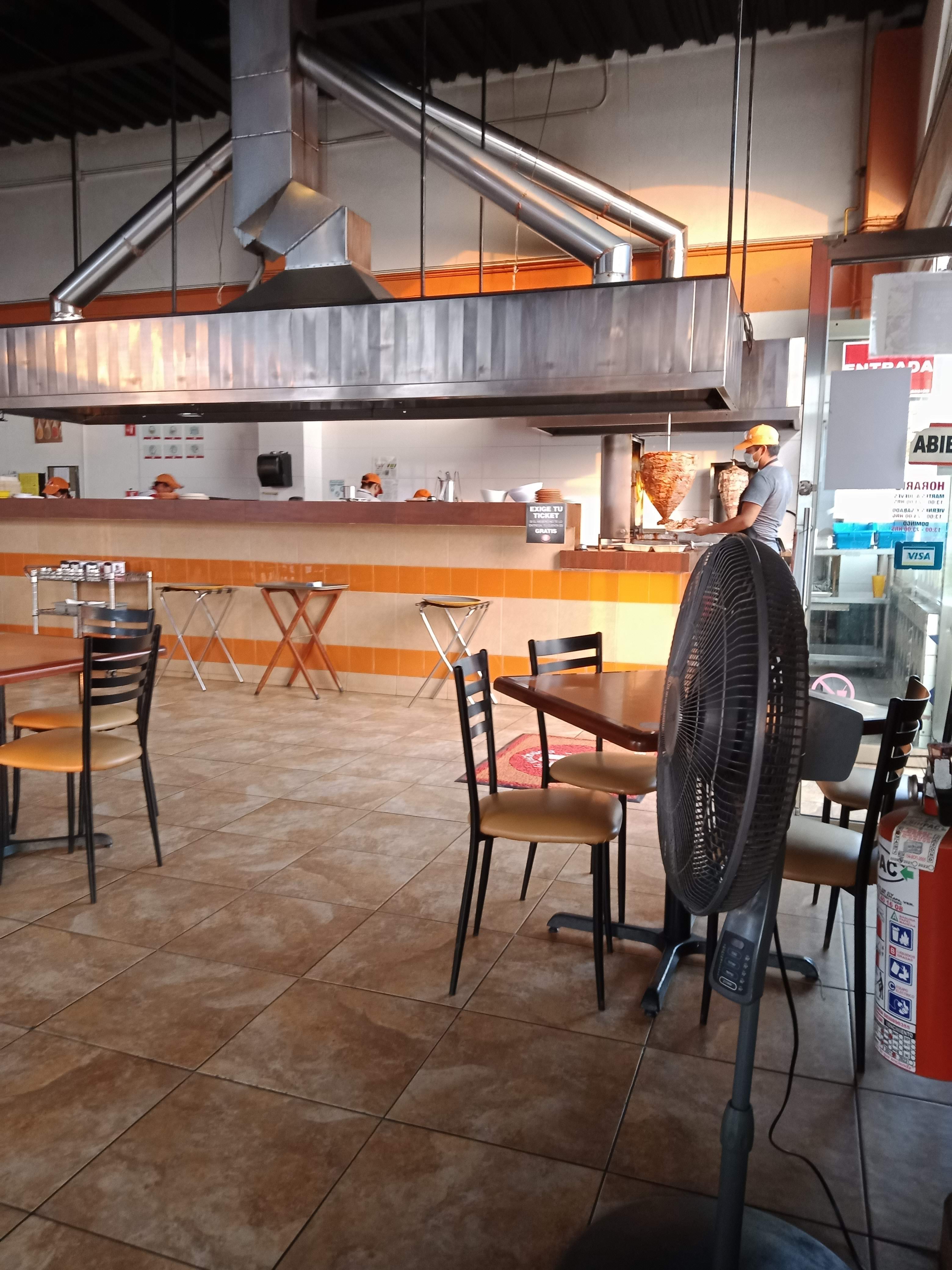 La Vecindad Tacos Bugambilias image 1