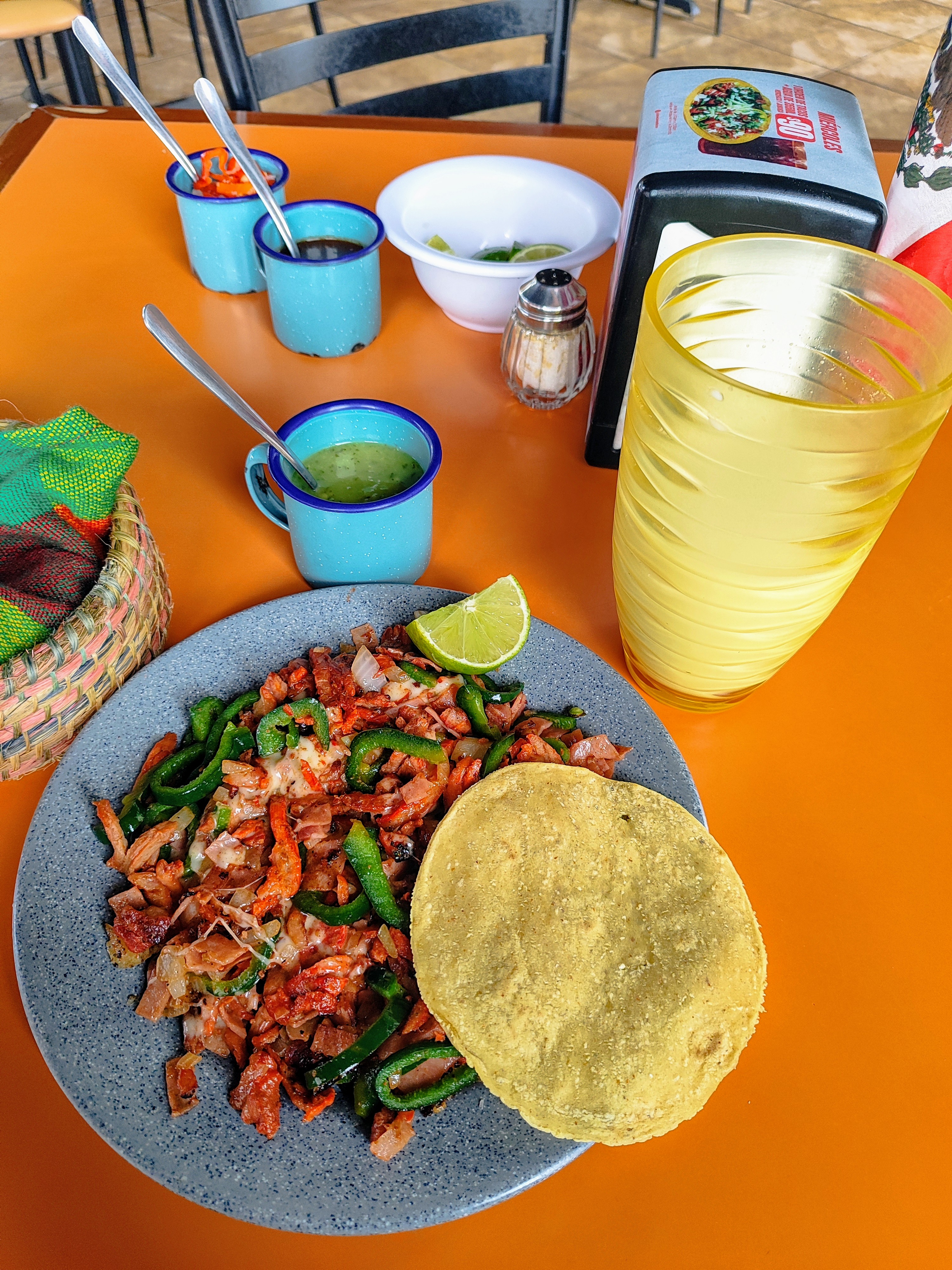 La Vecindad Tacos Bugambilias image 4